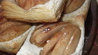 Слойки с грушей