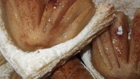 слойки с грушей