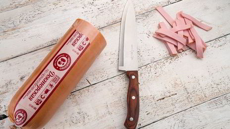 слойки с колбасой