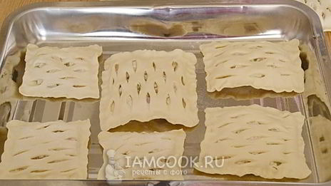 слойки с курицей