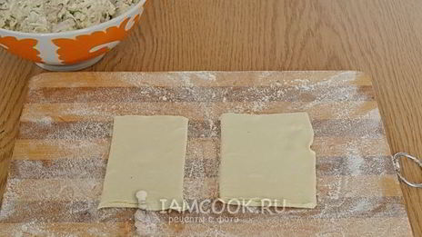 слойки с курицей