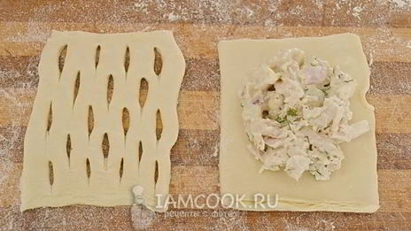 слойки с курицей