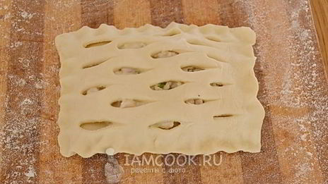 слойки с курицей