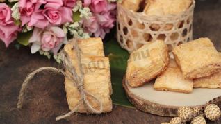 Слойки с сахаром из слоеного теста