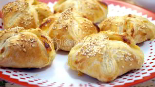 Слойки с сыром