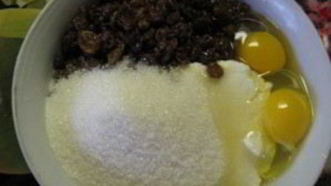 слойки с творогом и изюмом