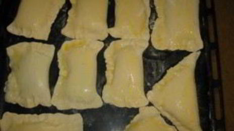 слойки с творогом и изюмом