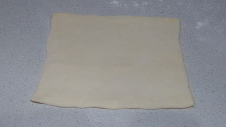 слойки с яблоками