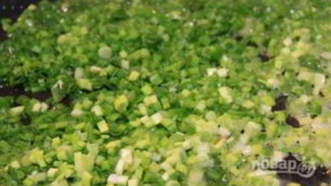 слойки с яйцом и луком