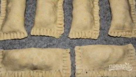 слойки с яйцом и луком