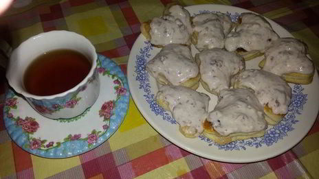 слойки сердечки с клубникой и сыром маскарпоне