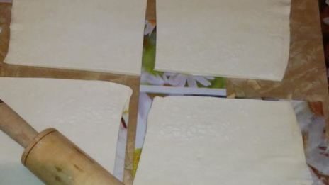 слойки вишенка из готового теста