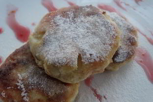 Диетические сырники с грушей