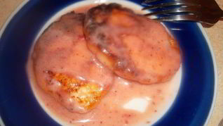 Нежнейшие сырники с соусом Клубника со сливками