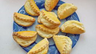 Сочни с творогом из песочного теста