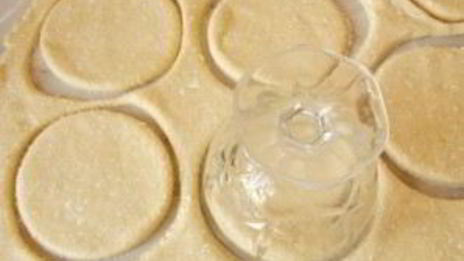 сочни с творогом из песочного теста