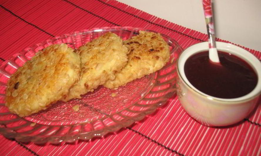 Рецепт сырников с шоколадом в овсяной панировке