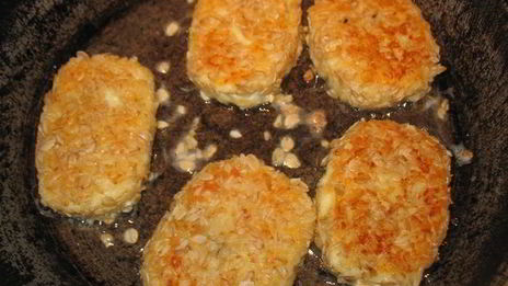 сырники с шоколадом в овсяной панировке