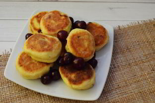 Сырники с вишней