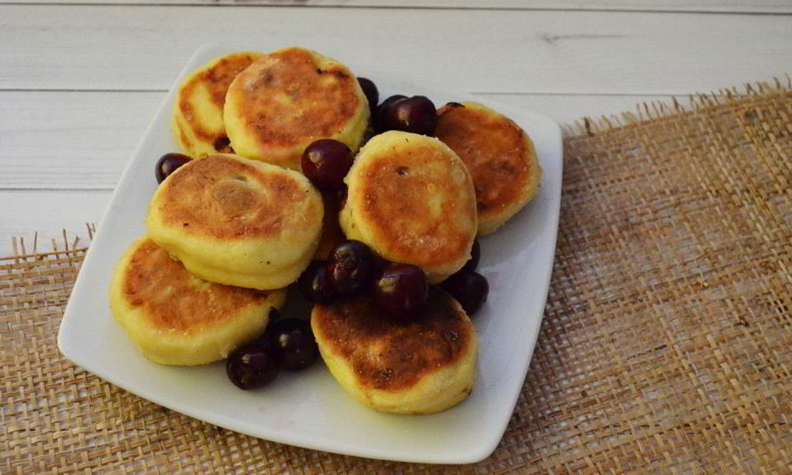 Рецепт сырников с вишней