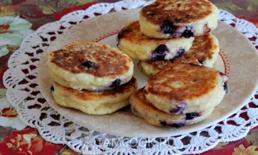 Рецепт сырников с ягодами