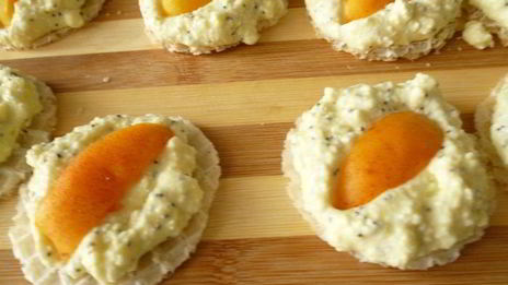 вафельные сырники с абрикосами