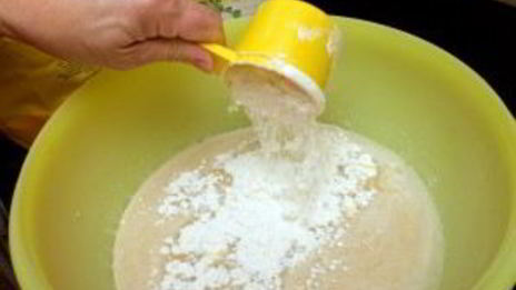 дрожжевое тесто с творогом