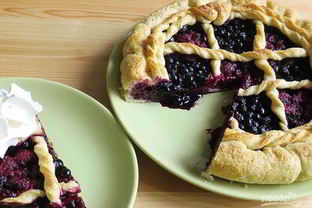 Дрожжевое тесто с ягодами