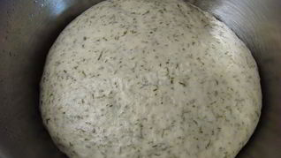 Тесто для пиццы с укропом на воде