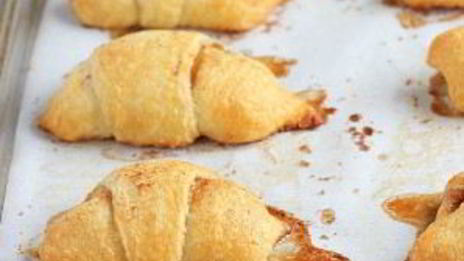 выпечка с яблоками из слоеного теста