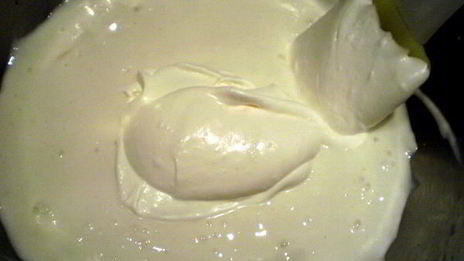 бисквитный торт с мятой и киви