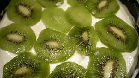 бисквитный торт с мятой и киви