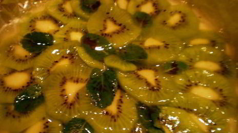 бисквитный торт с мятой и киви