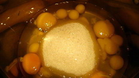 бисквитный торт с мятой и киви