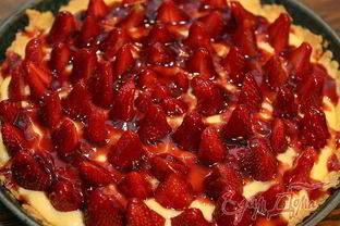 Клубничный торт с ванильным кремом