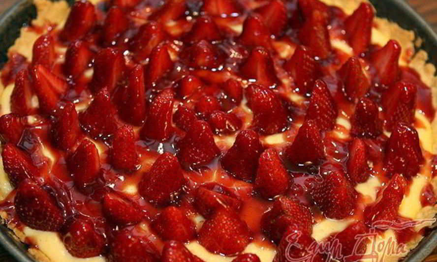 Рецепт клубничного торта с ванильным кремом