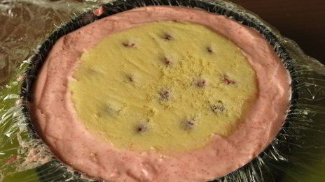 малиновый торт с хрустящей миндальной прослойкой