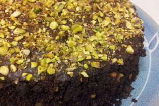 Шоколадный торт с фисташками без яиц