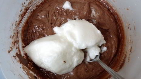 шоколадный торт с курагой