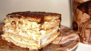 Торт без выпечки из печенья