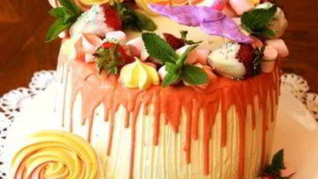 торт бисквитный с творожным кремом и фруктами именинный