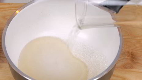 торт с фруктами и ягодами