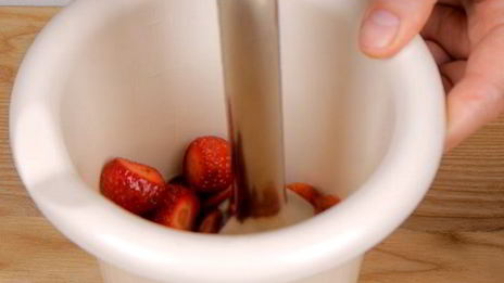 торт с фруктами и ягодами