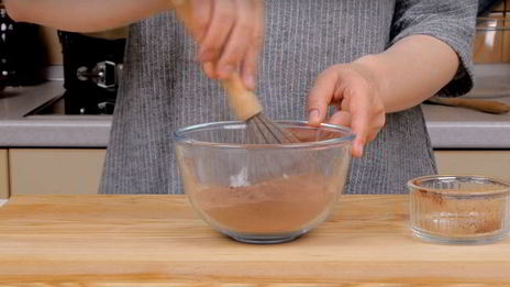 торт с фруктами и ягодами