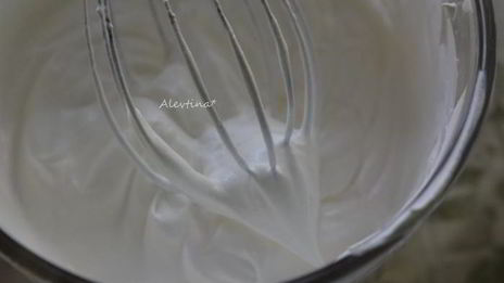 торт шоколадный с клубникой в шоколаде