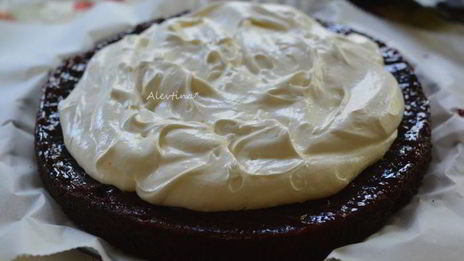 торт шоколадный с клубникой в шоколаде