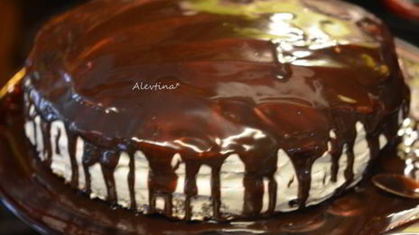 торт шоколадный с клубникой в шоколаде