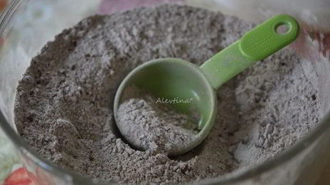 торт шоколадный с клубникой в шоколаде