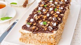 Торт Воздушный сникерс из песочного теста