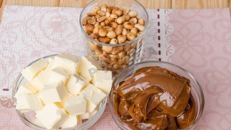 торт воздушный сникерс из песочного теста